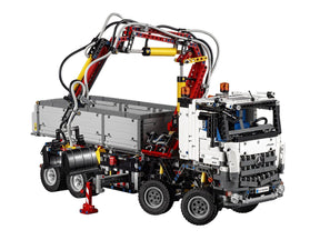 LEGO Technic Modell 42043 - Mercedes Benz Arocs 3245   A-Modell (Variante 1) Stützen ausgefahren